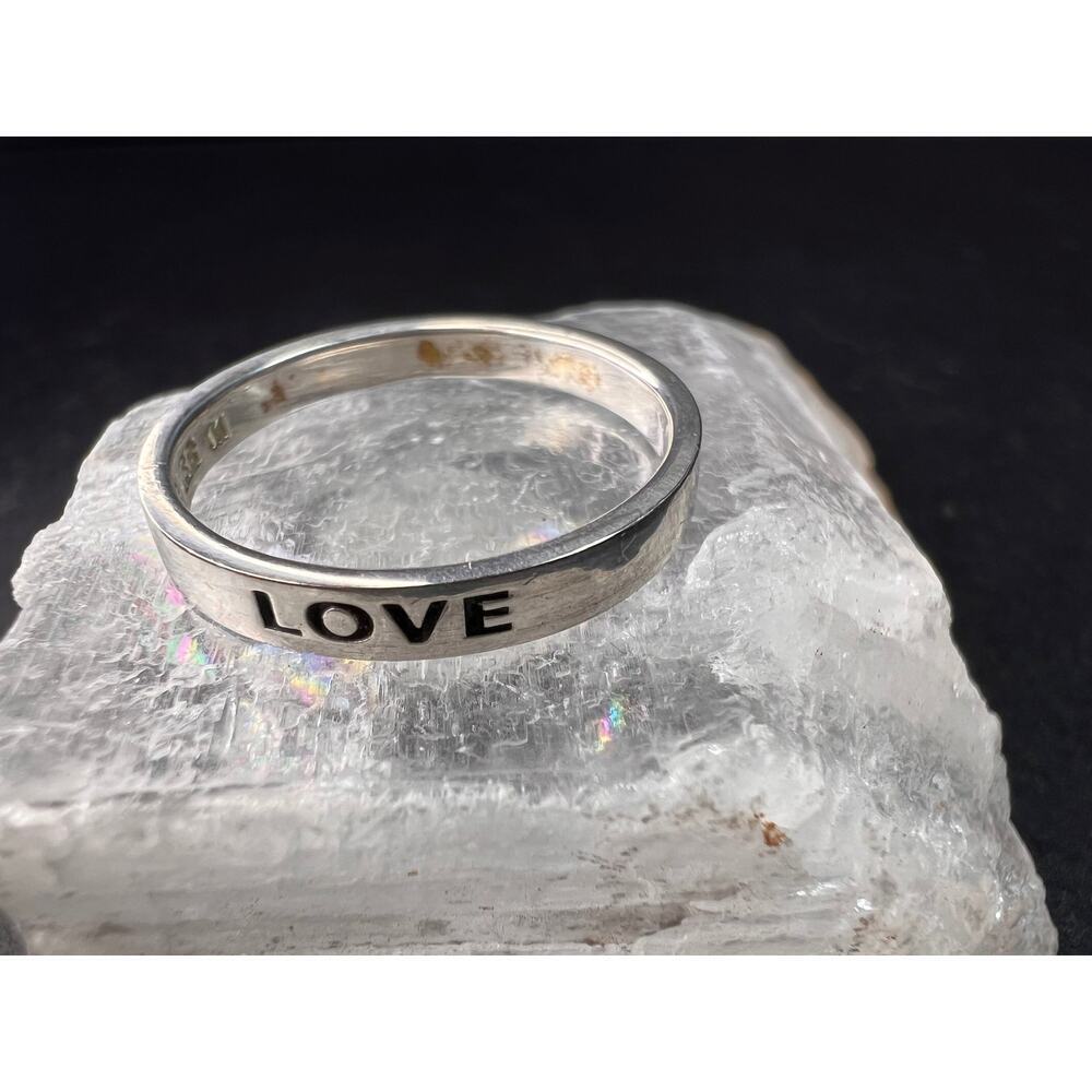 Sterling Silver LOVE Band Ring Size 7 – Stamped 925 IBB TH